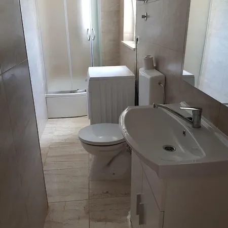 فيلة House 